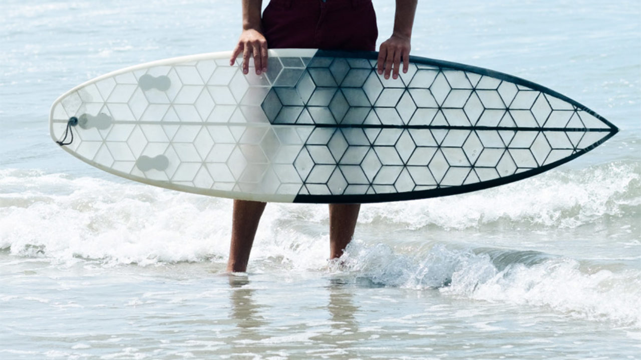 planche de surf noire