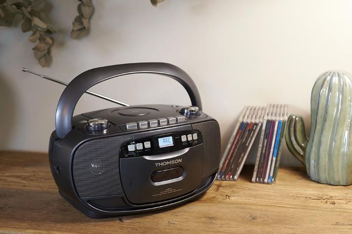 Meilleur Radio CD Portable: Les Machines Qui Apportent Du Confort Après Des Heures De Travail Stressantes 19 meilleur radio cd portable