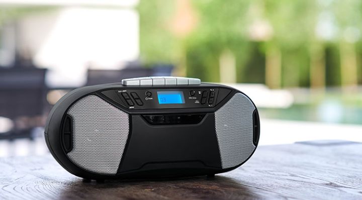 Meilleur Radio CD Portable: Les Machines Qui Apportent Du Confort Après Des Heures De Travail Stressantes 18 meilleur radio cd portable