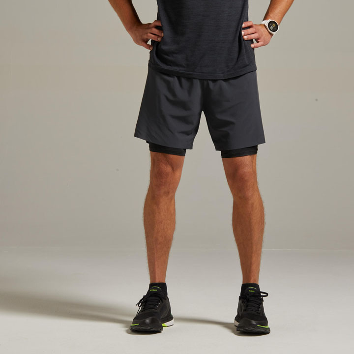 SHORT CUISSARD RUNNING HOMME KIPRUN 2 IN 1 GRIS NOIR